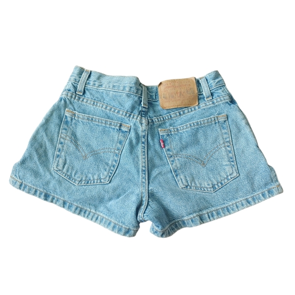 Vintage y2k Levi's Denim 100% Cotton mom shorts size XS/S - Picture 2 of 4